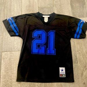 Youth Elliot Dallas cowboys jersey.